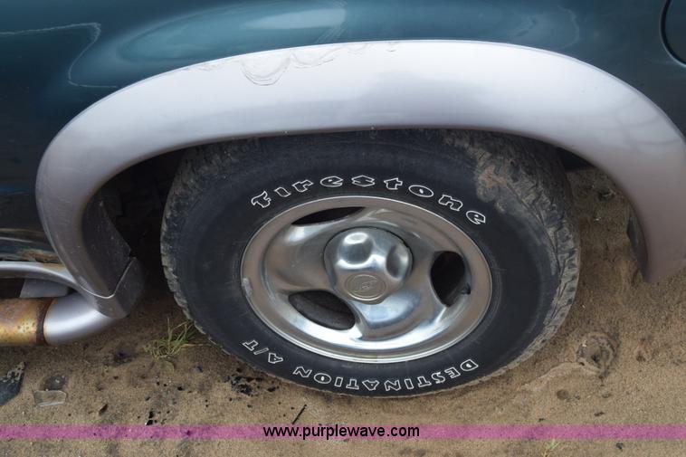 image for item AW9941 1995 Ford Explorer SUV