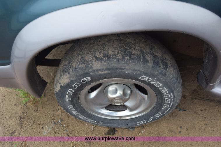 image for item AW9941 1995 Ford Explorer SUV