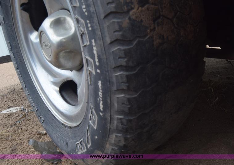 image for item AW9941 1995 Ford Explorer SUV