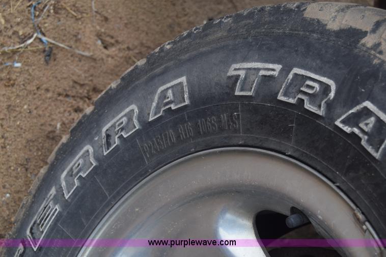 image for item AW9941 1995 Ford Explorer SUV