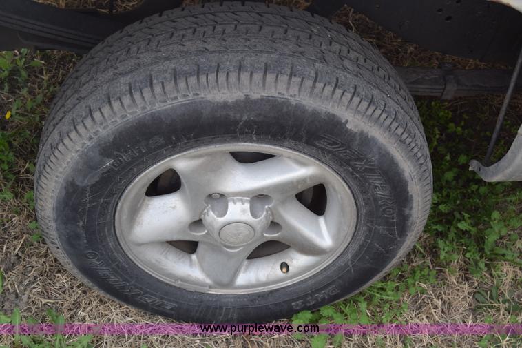 image for item BW9419 1999 Dodge Ram 1500 Quad Cab pickup truck