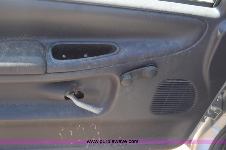 image for item BW9483 2001 Dodge Ram 1500 pickup truck