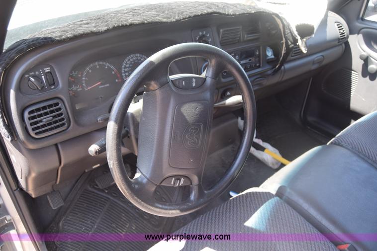 image for item BW9483 2001 Dodge Ram 1500 pickup truck