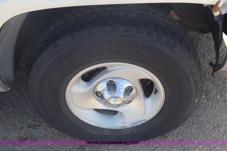 image for item BW9483 2001 Dodge Ram 1500 pickup truck