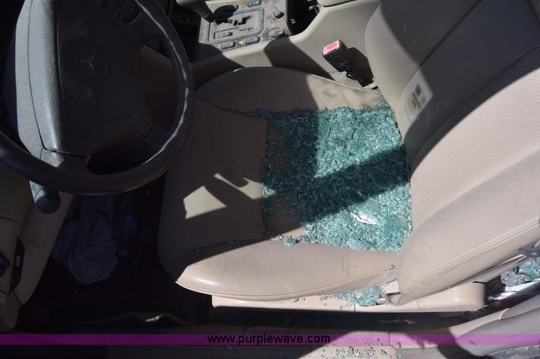 image for item BW9485 1997 Mercedes Benz E320