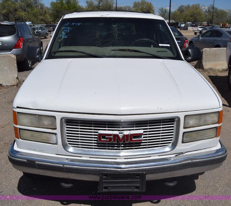 image for item BW9486 1999 GMC Yukon SUV