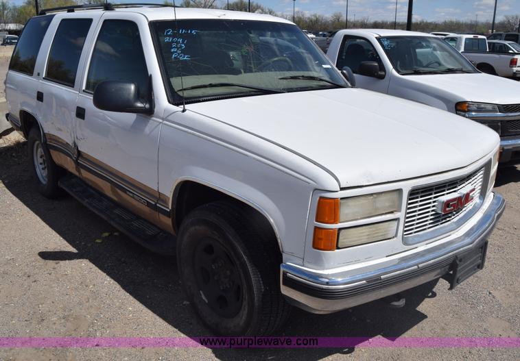 image for item BW9486 1999 GMC Yukon SUV