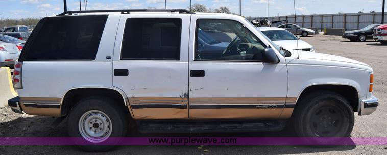 image for item BW9486 1999 GMC Yukon SUV