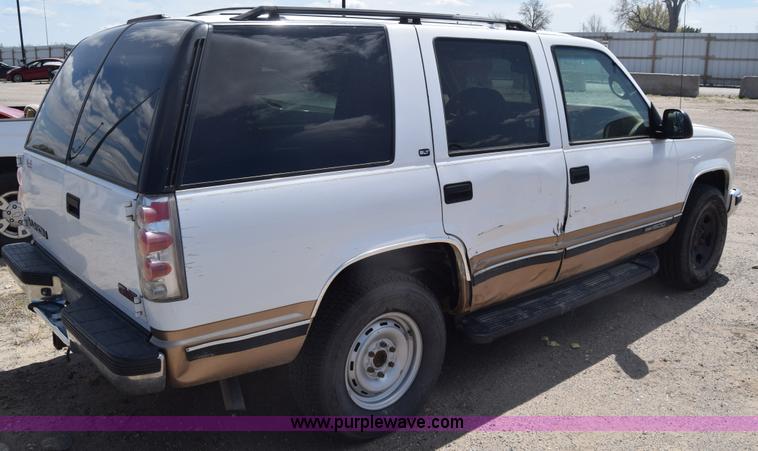 image for item BW9486 1999 GMC Yukon SUV