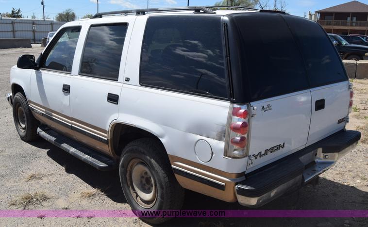 image for item BW9486 1999 GMC Yukon SUV