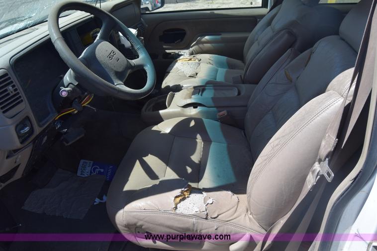 image for item BW9486 1999 GMC Yukon SUV