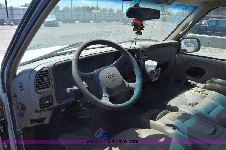 image for item BW9486 1999 GMC Yukon SUV