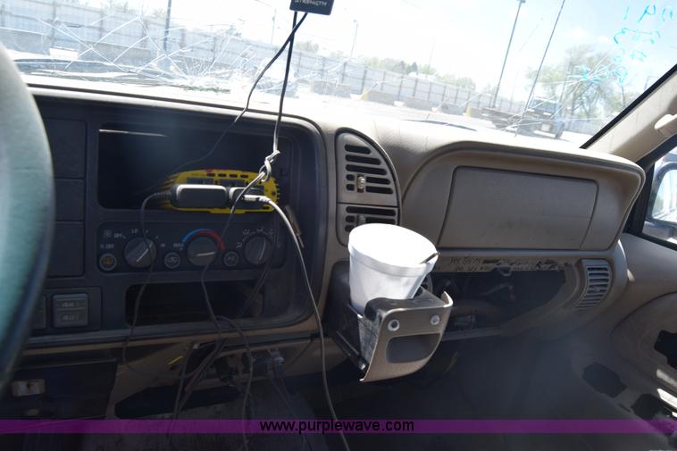 image for item BW9486 1999 GMC Yukon SUV