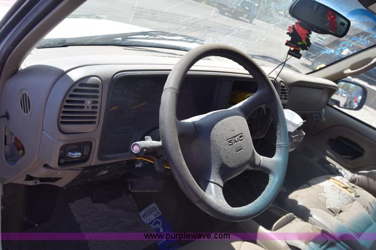 image for item BW9486 1999 GMC Yukon SUV