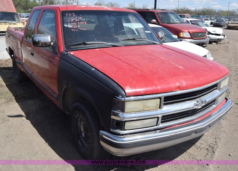 image for item BW9488 1994 Chevrolet 1500 Ext. Cab pickup truck