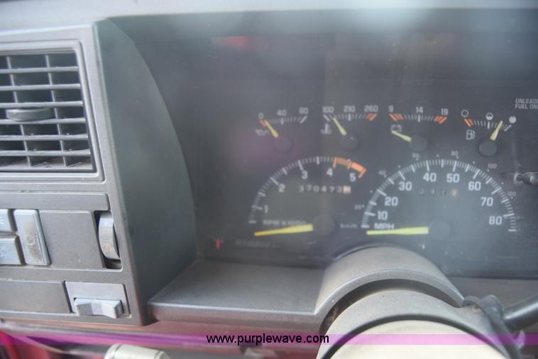 image for item BW9488 1994 Chevrolet 1500 Ext. Cab pickup truck