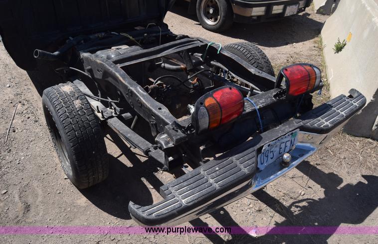 image for item BW9489 1996 Mazda B3000 SE Ext. Cab pickup truck cab and chassis