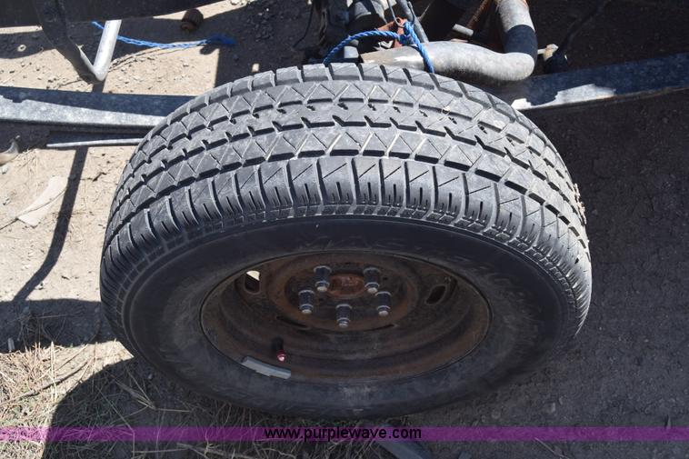 image for item BW9489 1996 Mazda B3000 SE Ext. Cab pickup truck cab and chassis