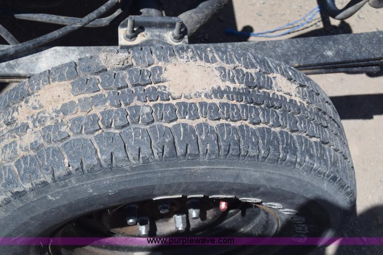 image for item BW9489 1996 Mazda B3000 SE Ext. Cab pickup truck cab and chassis