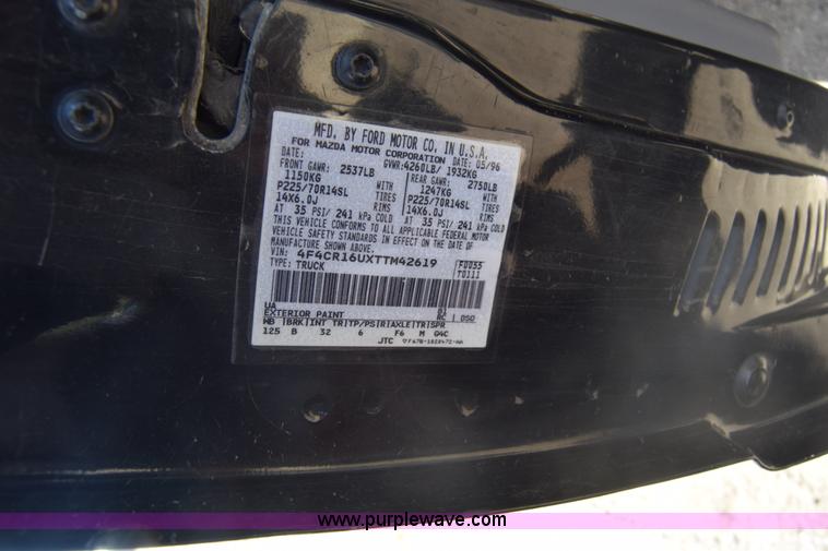 image for item BW9489 1996 Mazda B3000 SE Ext. Cab pickup truck cab and chassis