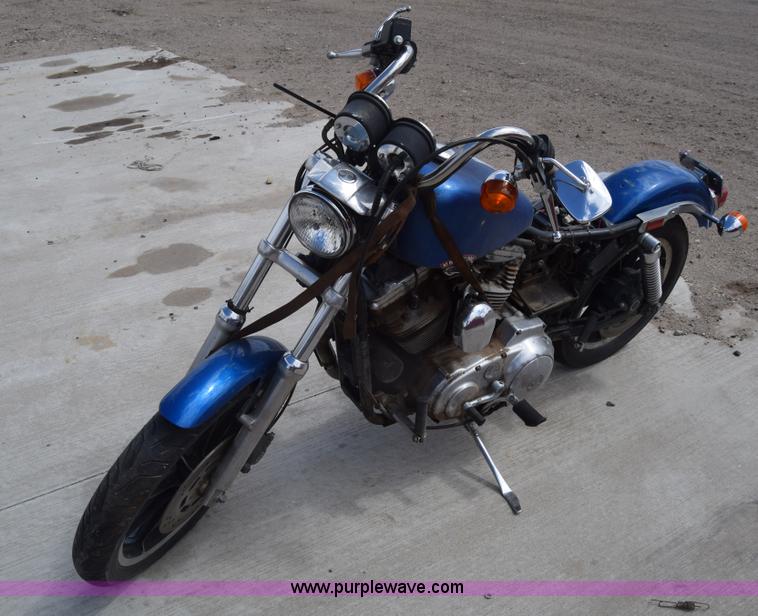 image for item BW9498 1993 Harley Davidson XL1200 motorcycle