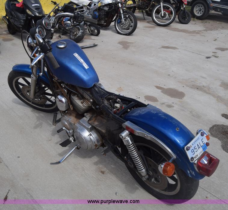 image for item BW9498 1993 Harley Davidson XL1200 motorcycle