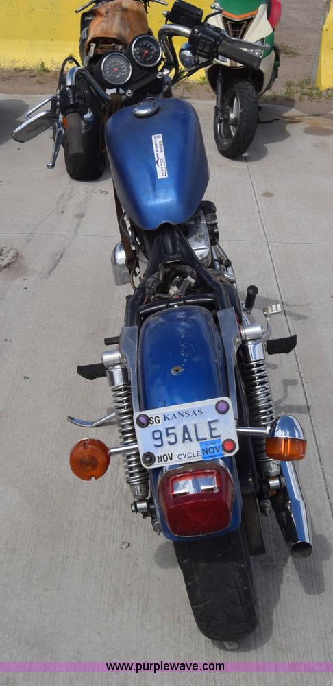 image for item BW9498 1993 Harley Davidson XL1200 motorcycle