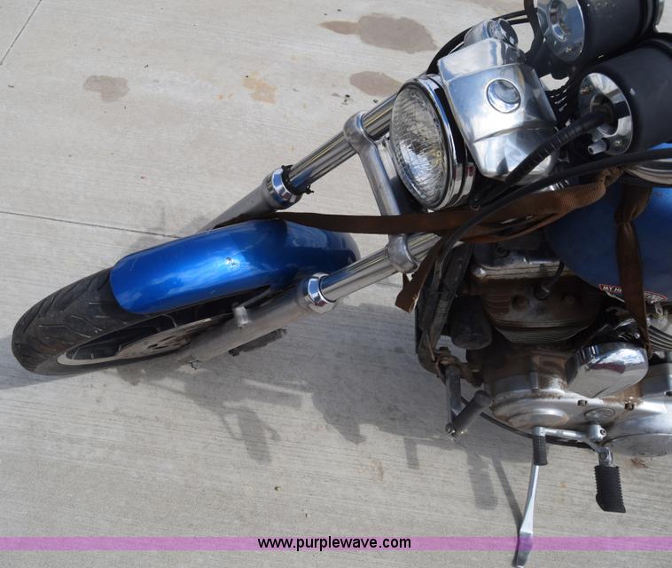 image for item BW9498 1993 Harley Davidson XL1200 motorcycle