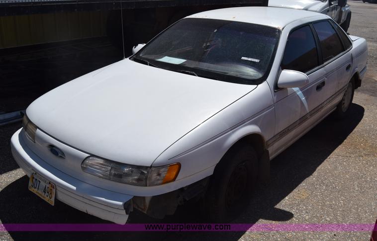 image for item BX9733 1993 Ford Taurus GL