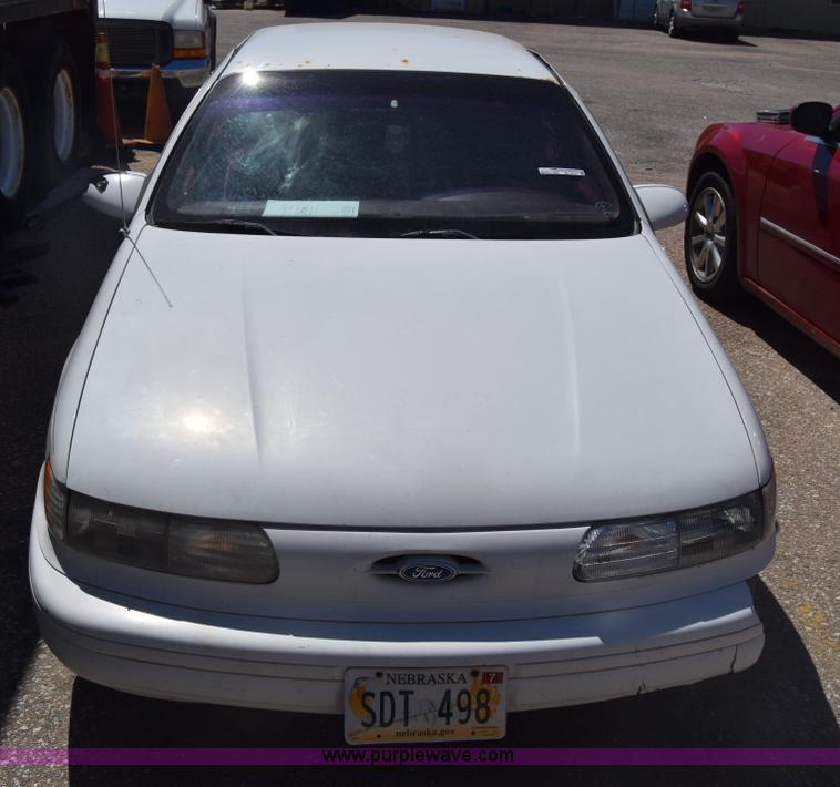 image for item BX9733 1993 Ford Taurus GL