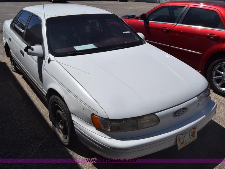image for item BX9733 1993 Ford Taurus GL