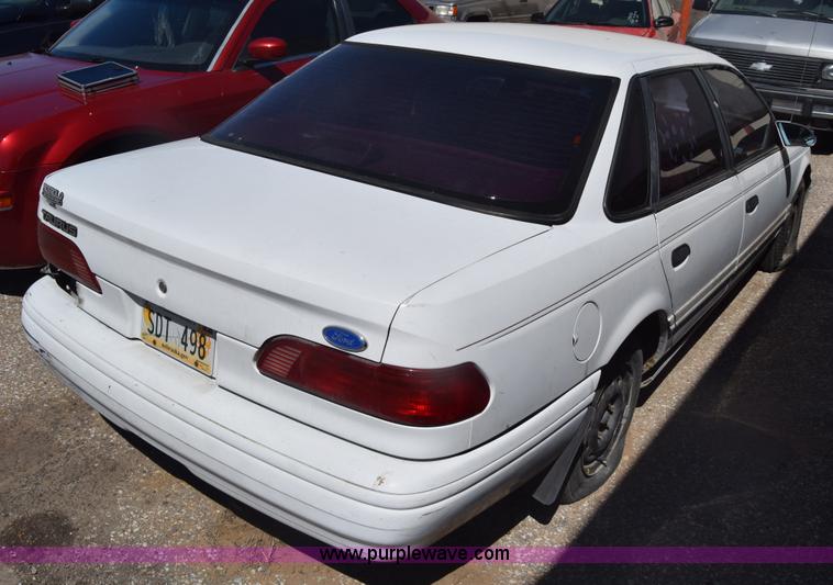 image for item BX9733 1993 Ford Taurus GL