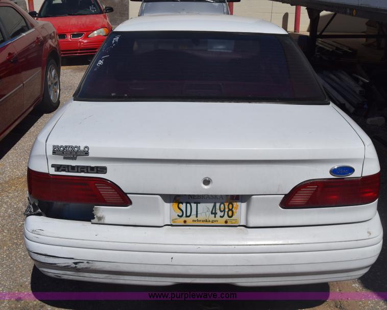 image for item BX9733 1993 Ford Taurus GL