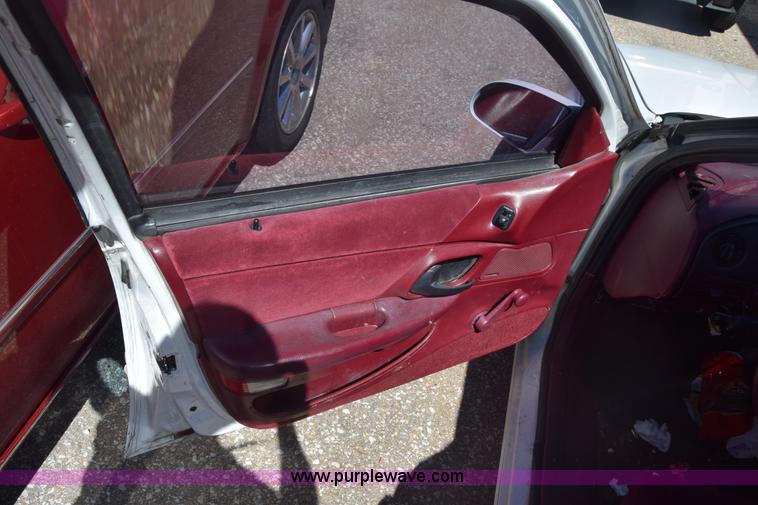 image for item BX9733 1993 Ford Taurus GL