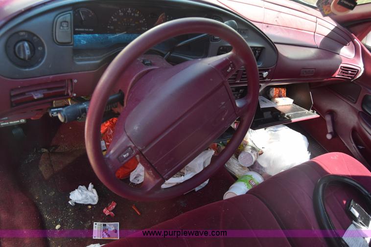 image for item BX9733 1993 Ford Taurus GL