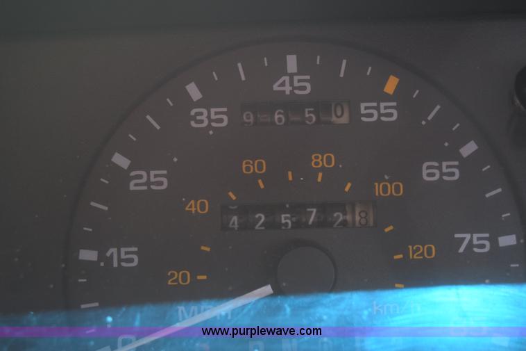 image for item BX9733 1993 Ford Taurus GL