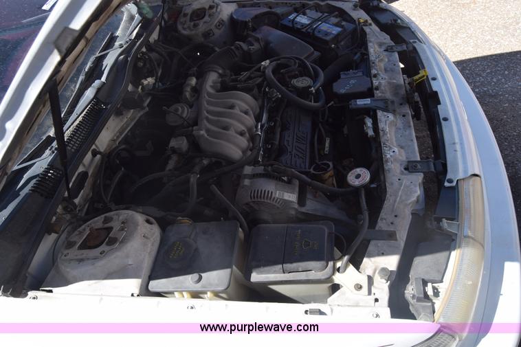 image for item BX9733 1993 Ford Taurus GL