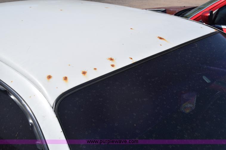 image for item BX9733 1993 Ford Taurus GL