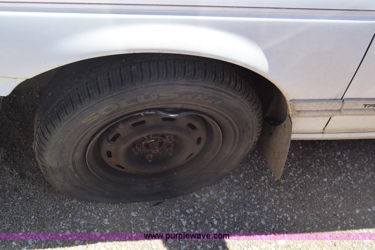 image for item BX9733 1993 Ford Taurus GL