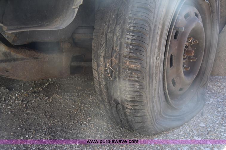 image for item BX9733 1993 Ford Taurus GL