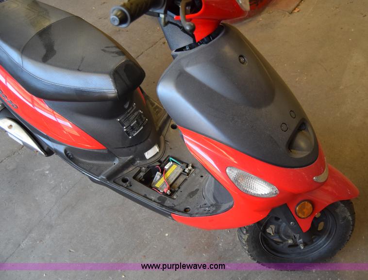 image for item BX9737 2014 Tao Tao ATM50 moped