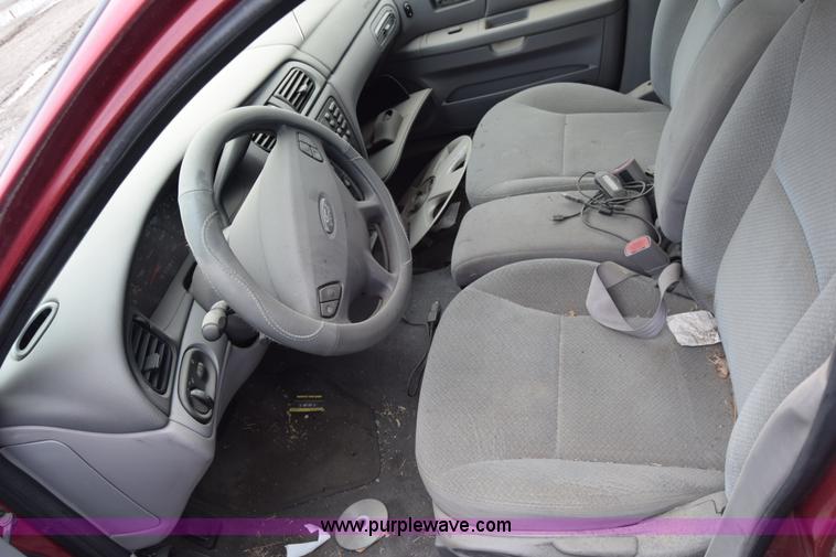 image for item BX9740 2002 Ford Taurus LX