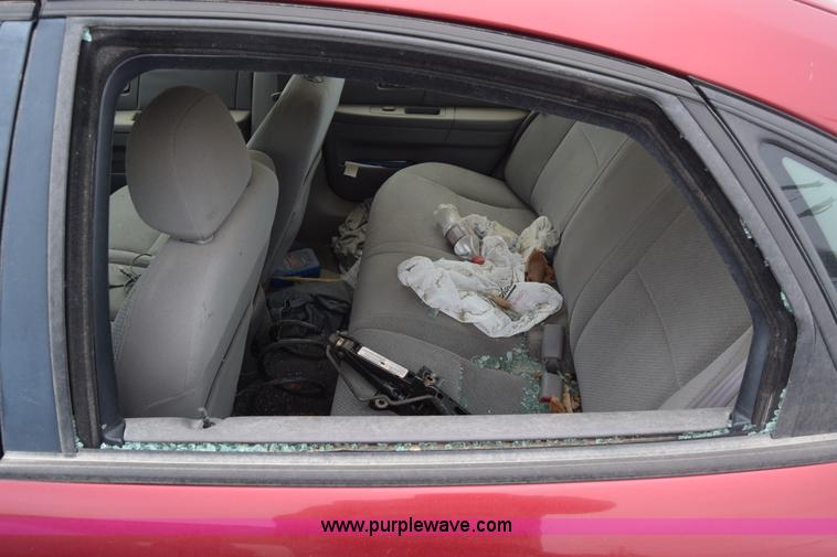 image for item BX9740 2002 Ford Taurus LX