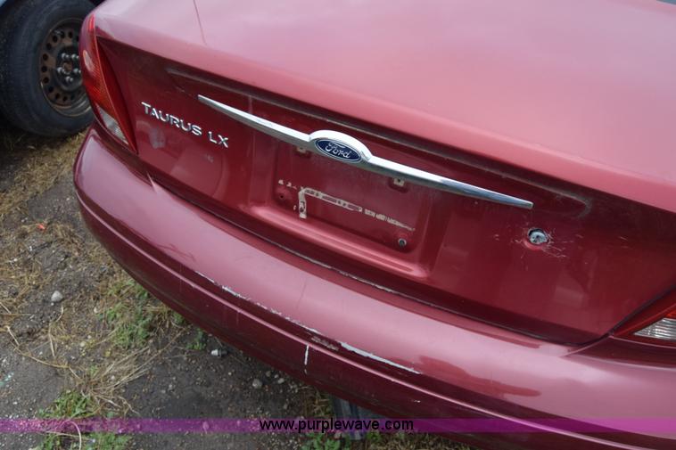 image for item BX9740 2002 Ford Taurus LX