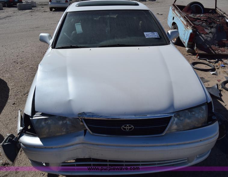 image for item K8718 1999 Toyota Avalon