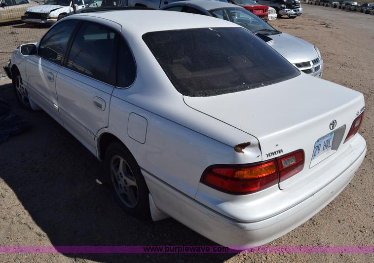 image for item K8718 1999 Toyota Avalon