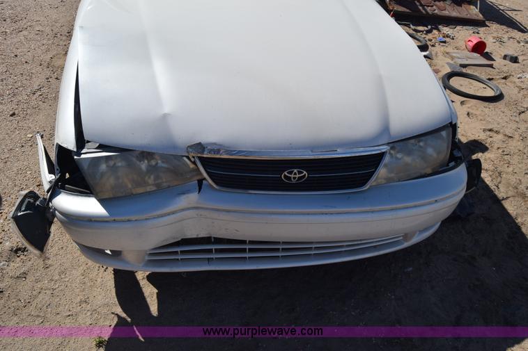 image for item K8718 1999 Toyota Avalon