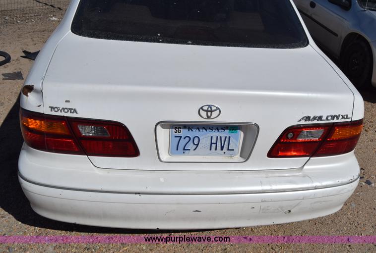 image for item K8718 1999 Toyota Avalon