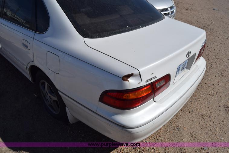 image for item K8718 1999 Toyota Avalon
