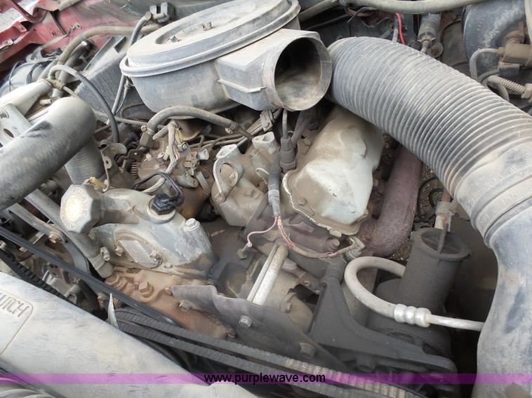 image for item AL9195 1987 Ford F350 flatbed pickup truck